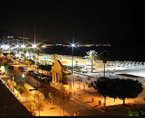 Central And Beach 3 Bedroom Apartment Perfect Location Near Pyr Fuengirola